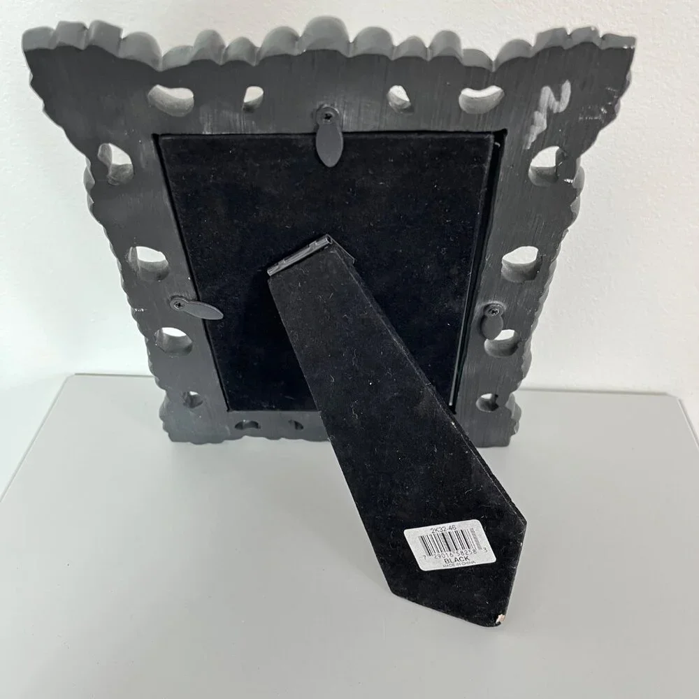 Vintage style scroll frame black 10‎ 1/2L x 8 1/2 T opening 4x6
